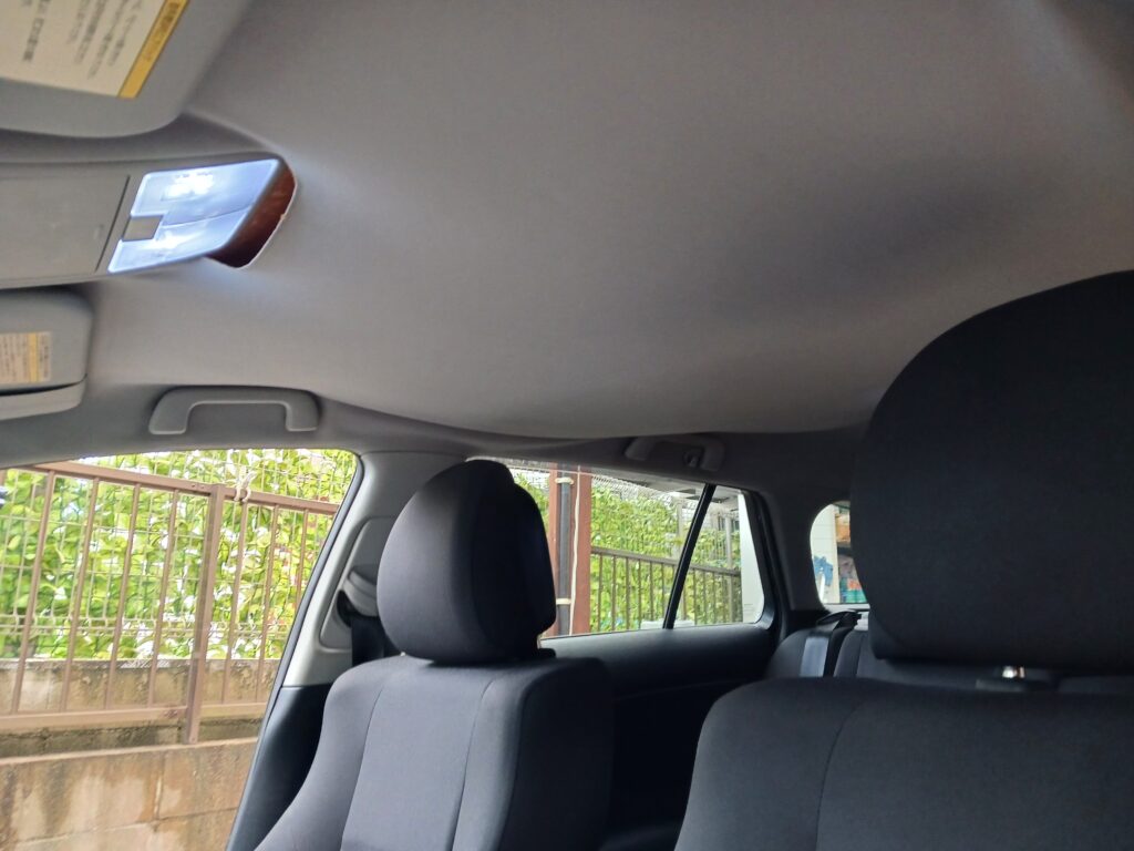 アベンシス張替