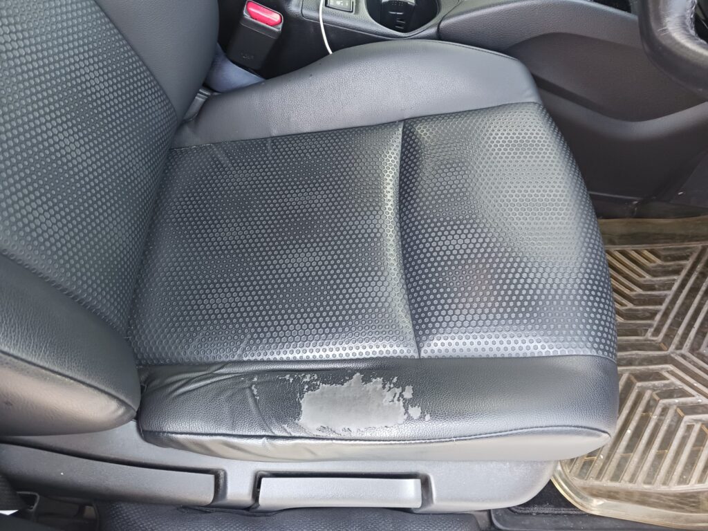 エクストレイルシート修理