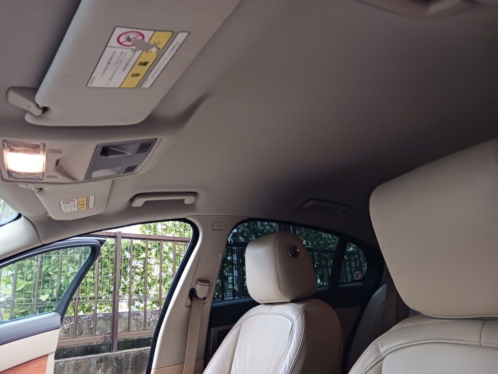 ジャガーXF張替え