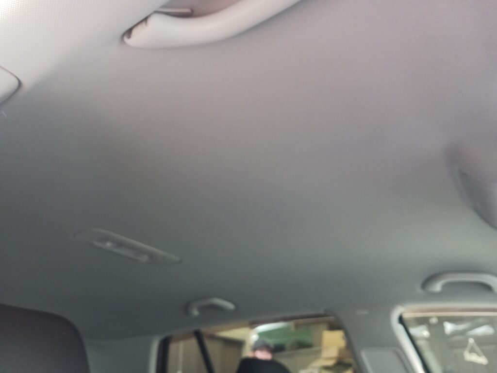 ゴルフ天井張り替え