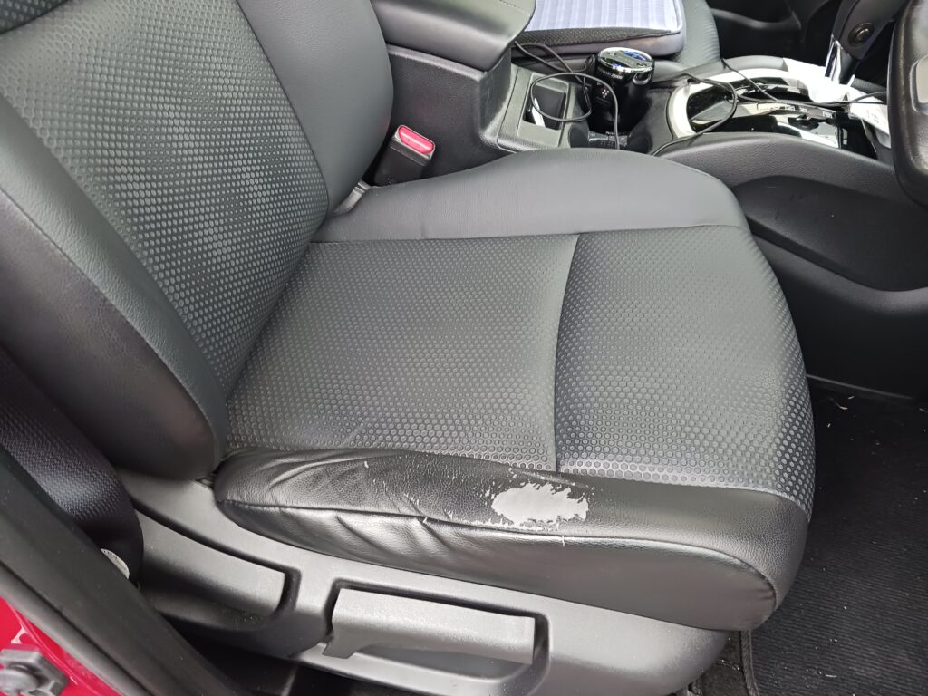 エクストレイル張替え