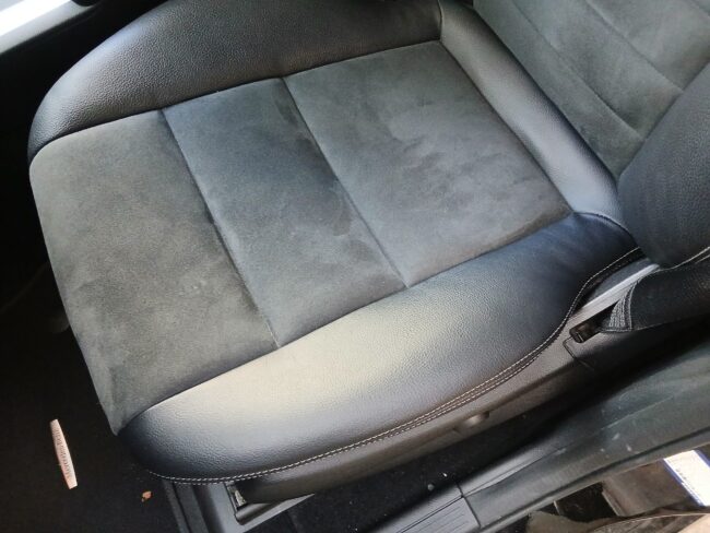 ベンツシート破れ