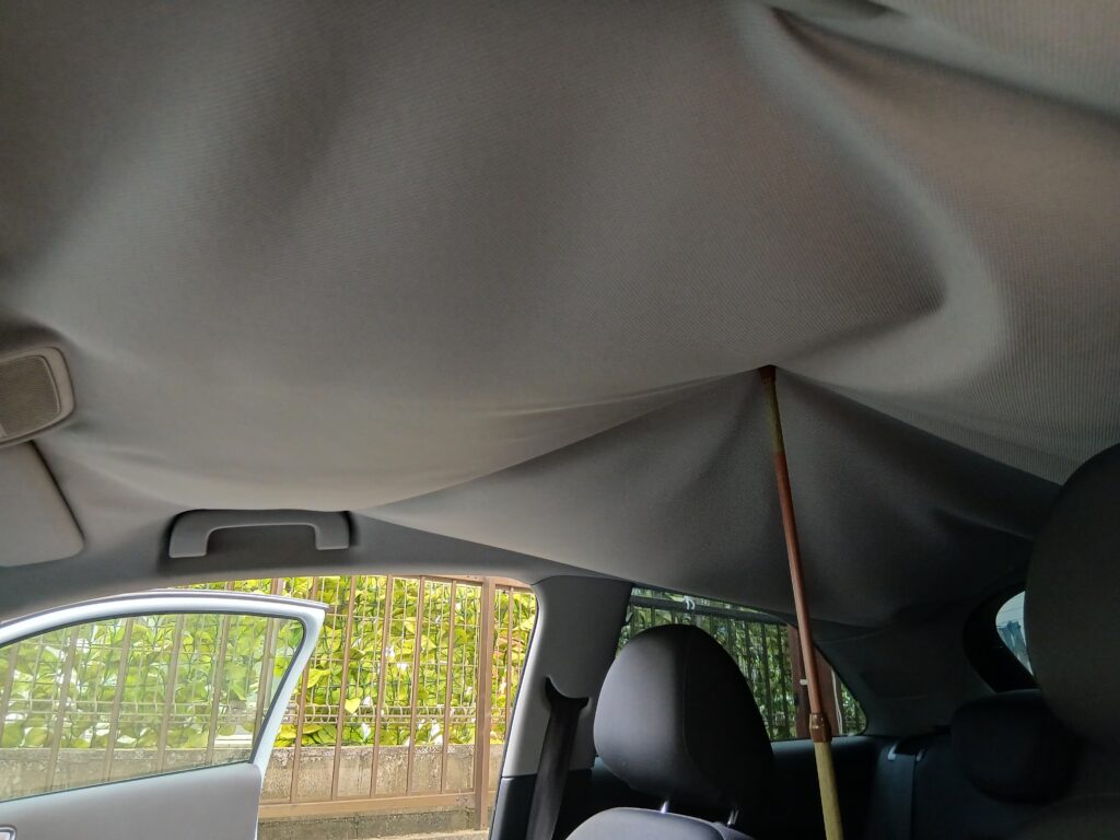 アウディ天井張り替え