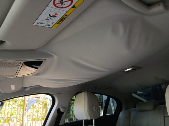 ジャガー天井張り替え